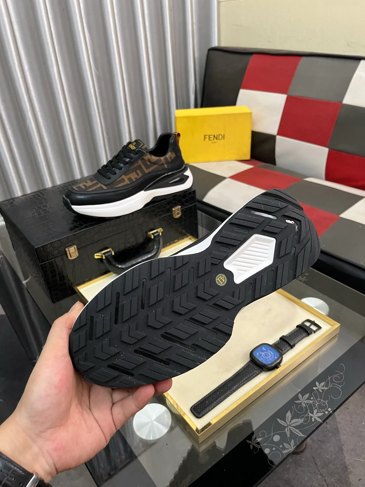 Men's shoes💰458⌚️⌚️[FENDI-FENDI] Classic men's casual shoes🔥New product nowadays, made of cowhide + breathable fabric, comfortable pigskin lining. The perfect last shape and generous and fashionable design have attracted the favor of many consumers. 🔥Number of sizes: 38-444️⃣Colors available